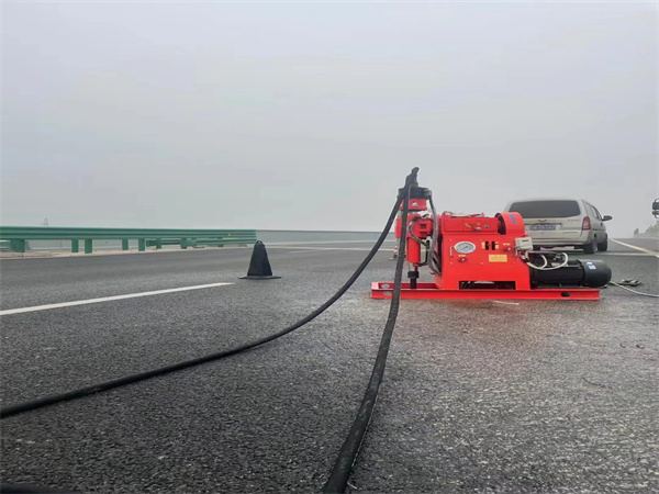 呼伦贝尔马路路基路面开裂下沉注浆加固灌浆